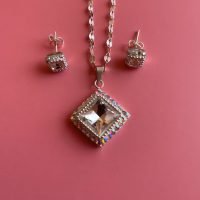 Elegancia Brillante: Juego de Plata Fina .925 con Cadena, Aretes y Dije Deslumbrante - Regalo Perfecto